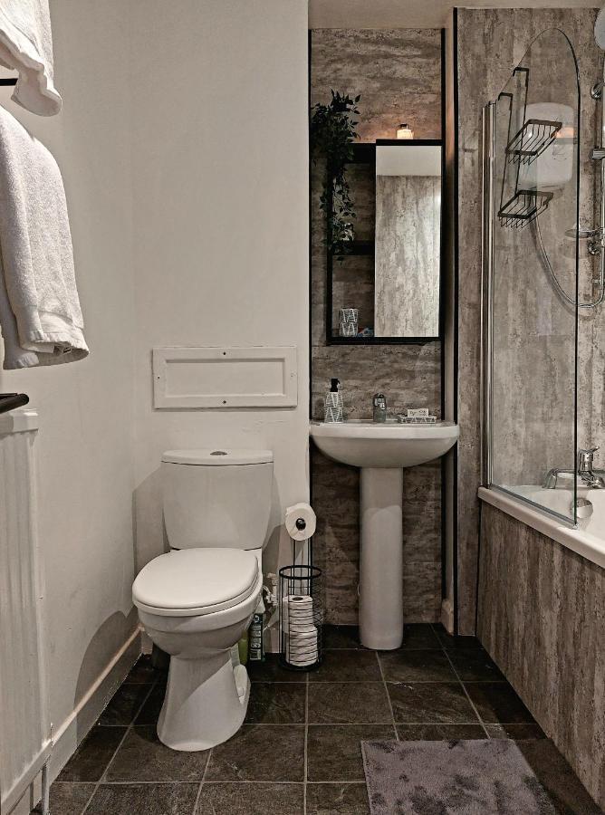 Apartmán Modern & Bright, G/F, 1Br Apt. Real Hidden Gem Hamilton Exteriér fotografie